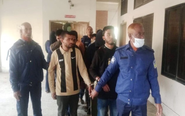 পিটিয়ে হত্যার পর মরদেহ আগুনে পোড়ানোর ঘটনায় ১২ আসামির তিন দিনের রিমান্ড